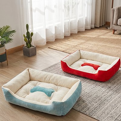Panier pour chien rouge et bleu